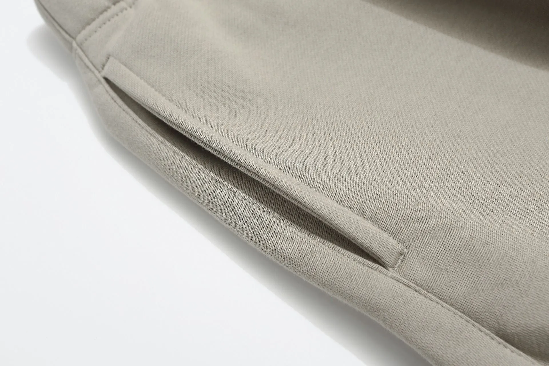 Essentials FOG ：ZT # ： Sizes：S M L XL